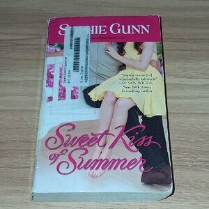 Book " Sweet Kiss Of Summer" By: Sophie Gunn